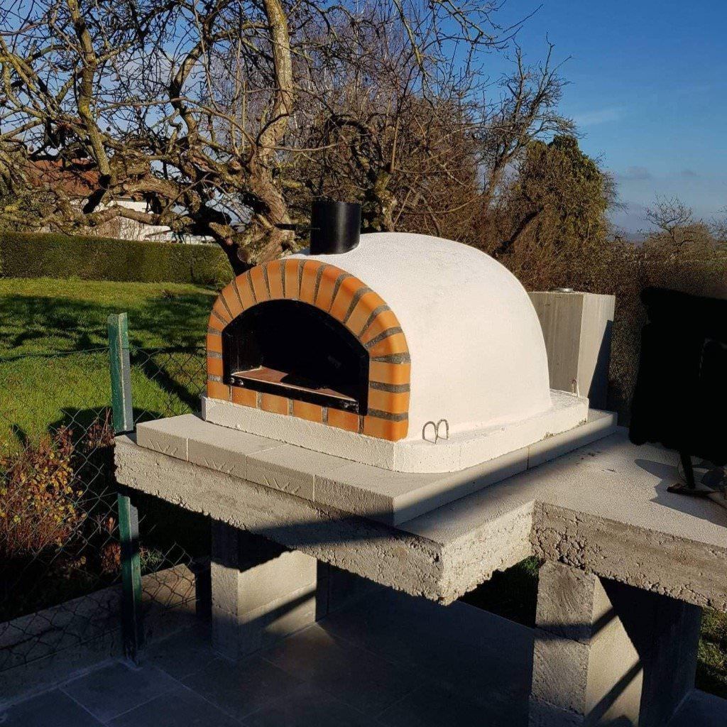 Outdoor Wood Fired Brick Pizza Oven