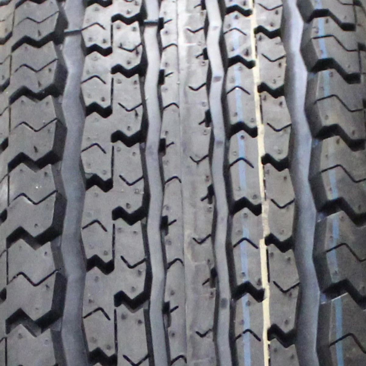 Power King Towmax STR II ST235/80R16 124E Tire