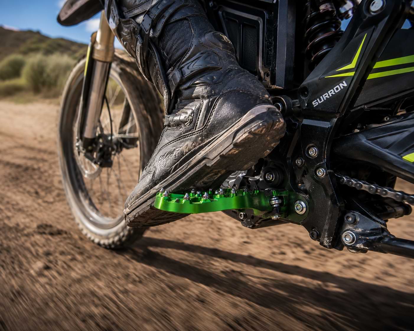 surron-cnc-foot-pegs-riding