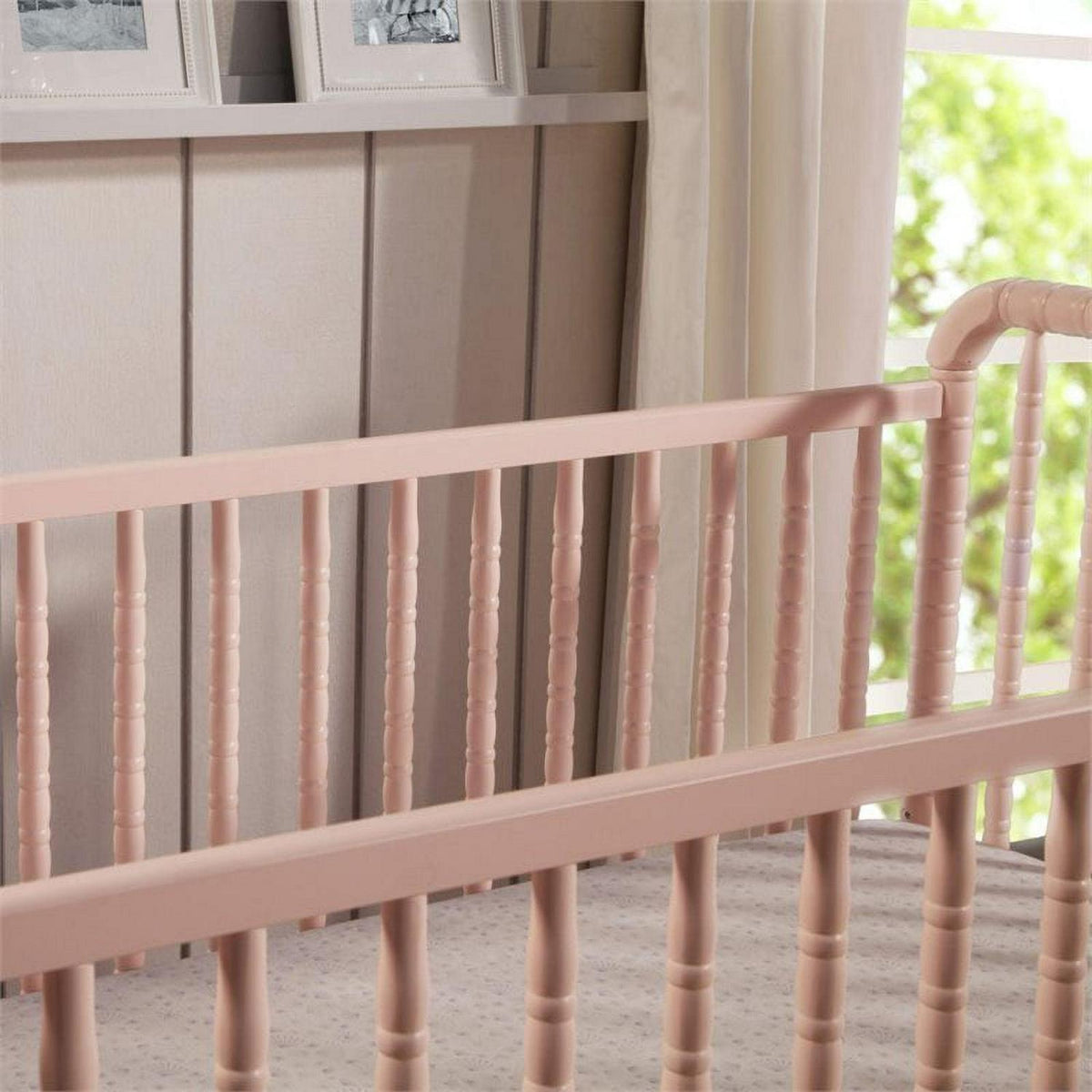 DaVinci Jenny Lind 3-in-1 Convertible Crib in Pink Blush