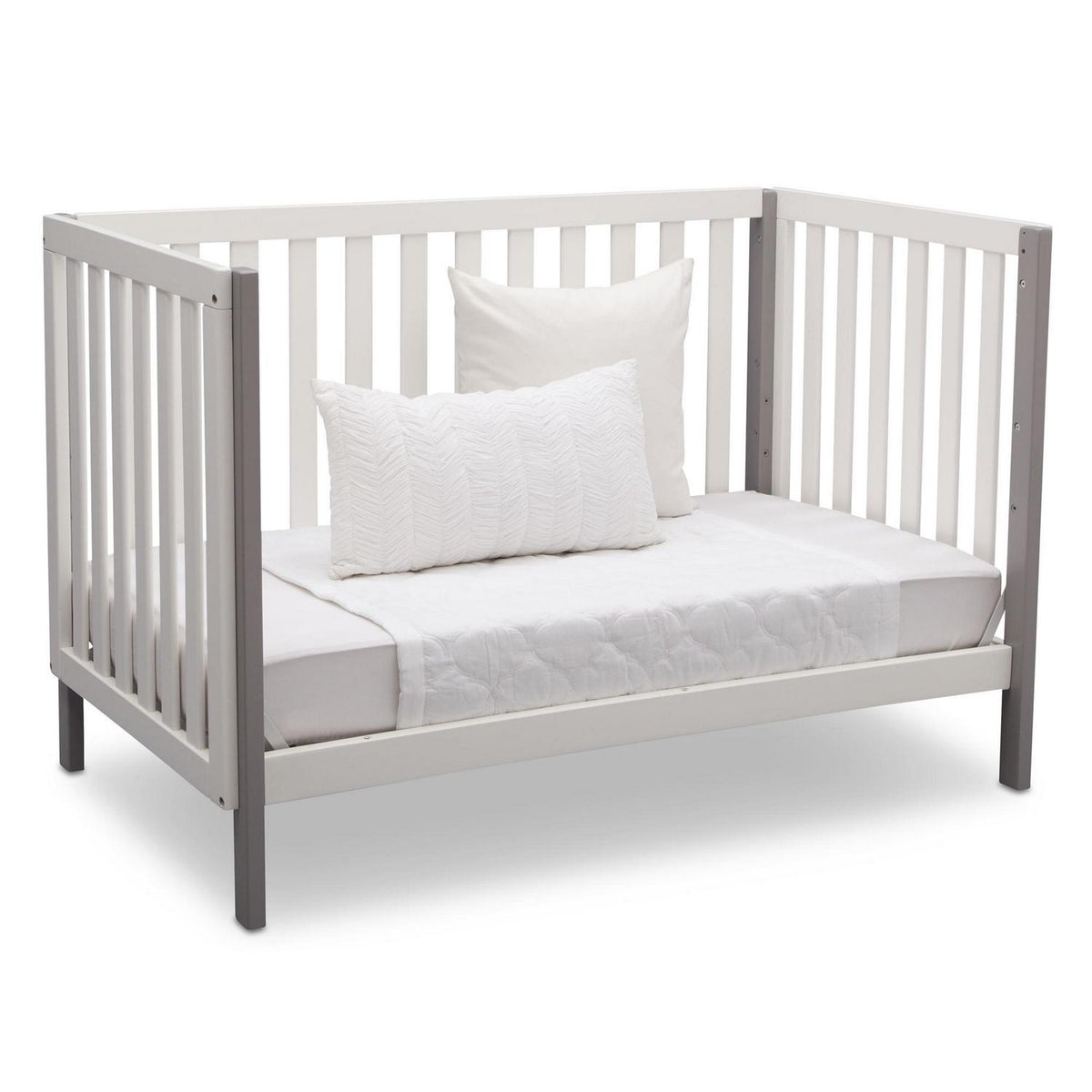 Delta Children Milo 3-in-1 Convertible Crib. Greenguard Gold Certified. Bianca White/Grey