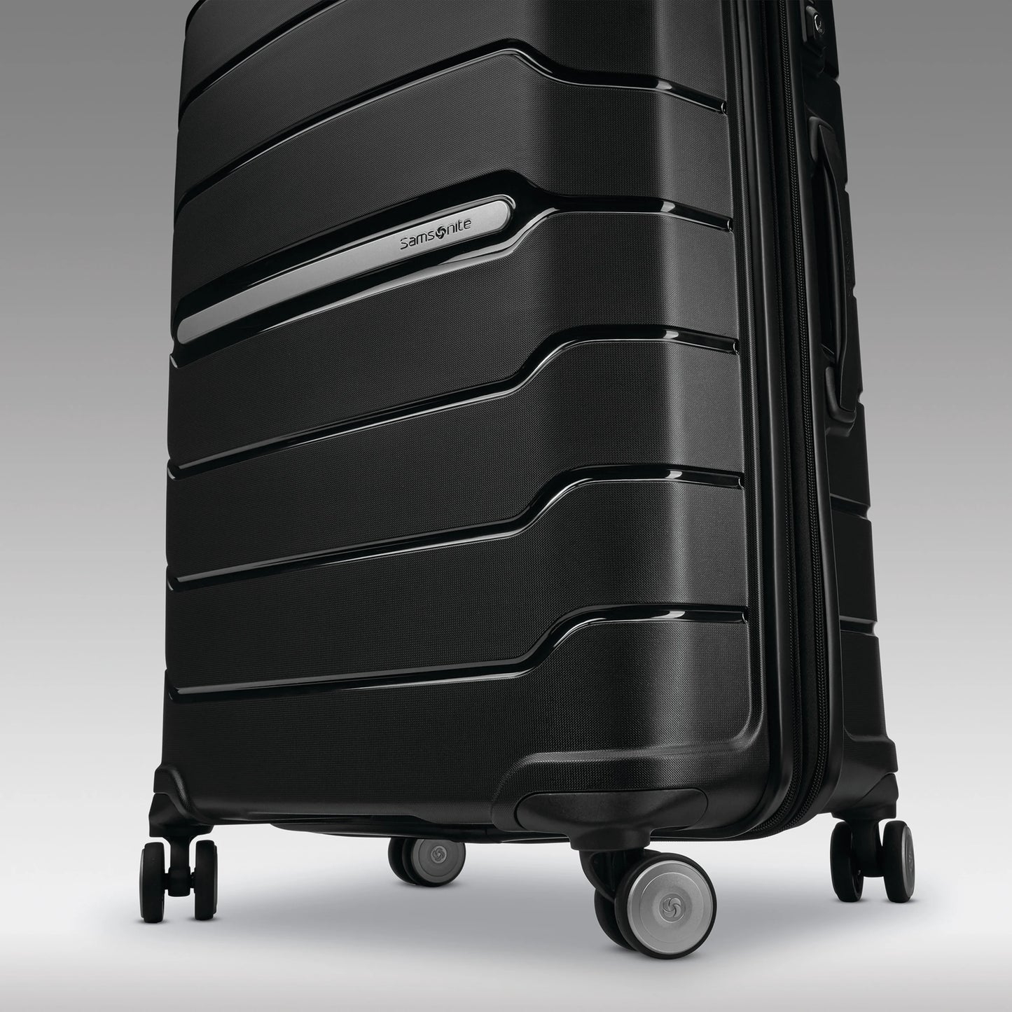 Samsonite Freeform 21" Hardside Spinner