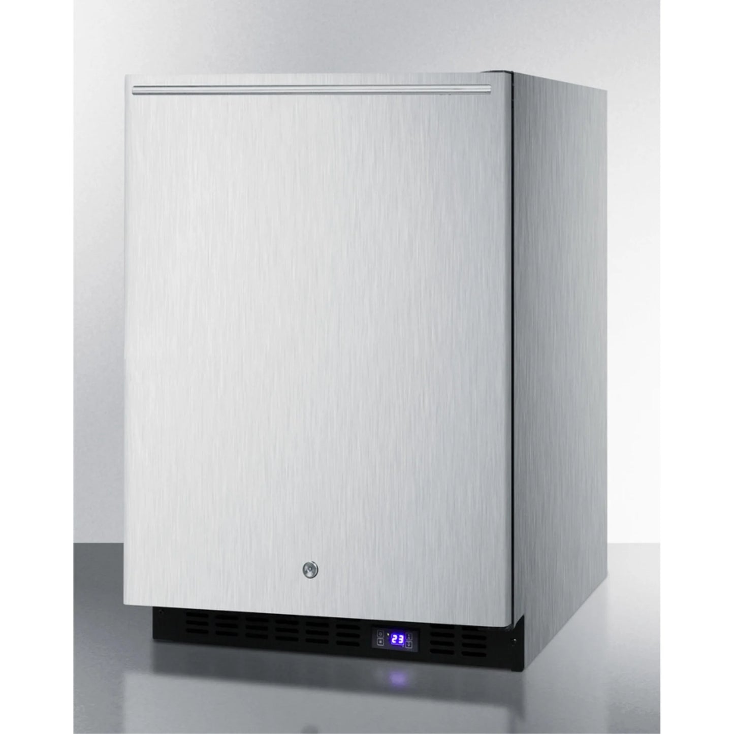 Frost-free outdoor all-freezer in complete stainless steel, w/digital thermostat, LED lighting, horizontal handle, and lock; built-in or freestanding