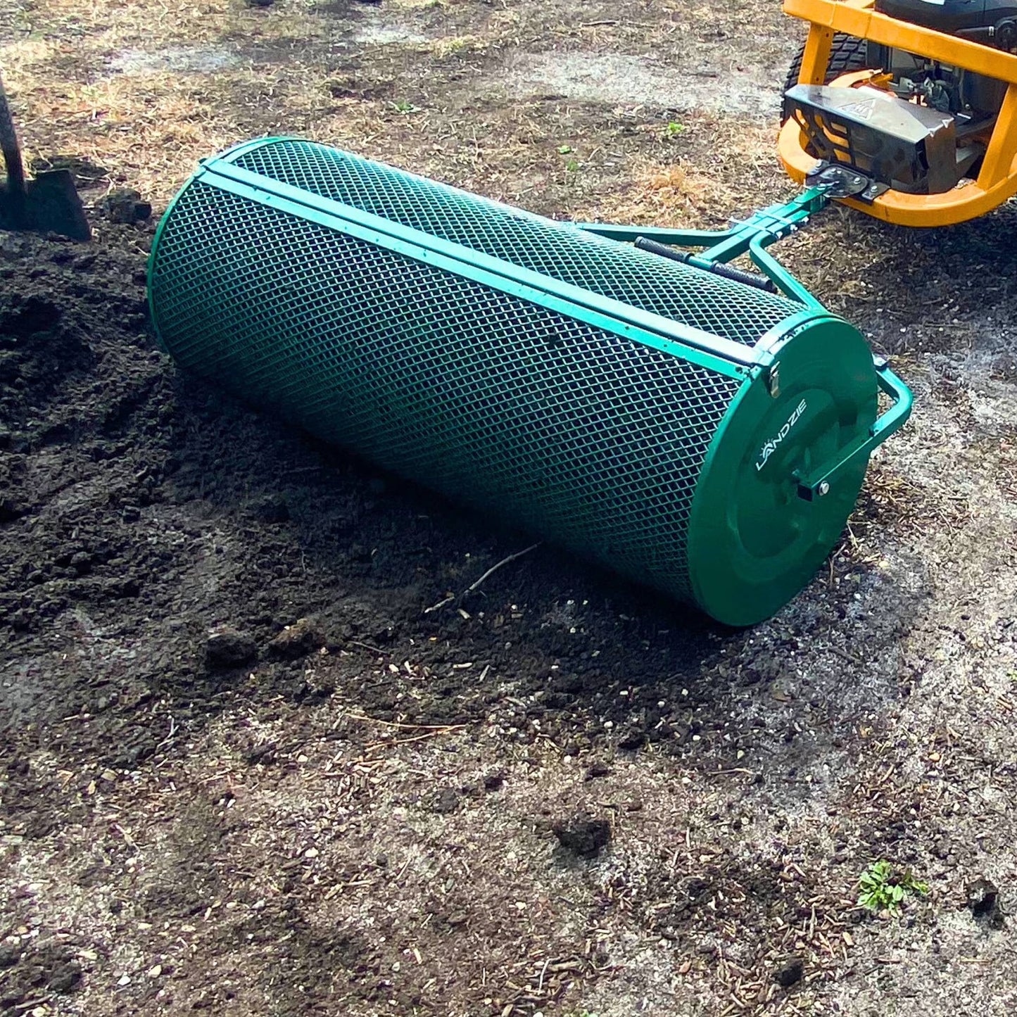 Landzie Compost Spreader 24 Inch Walk-Behind Lawn & Garden Spreader with Metal Mesh Basket