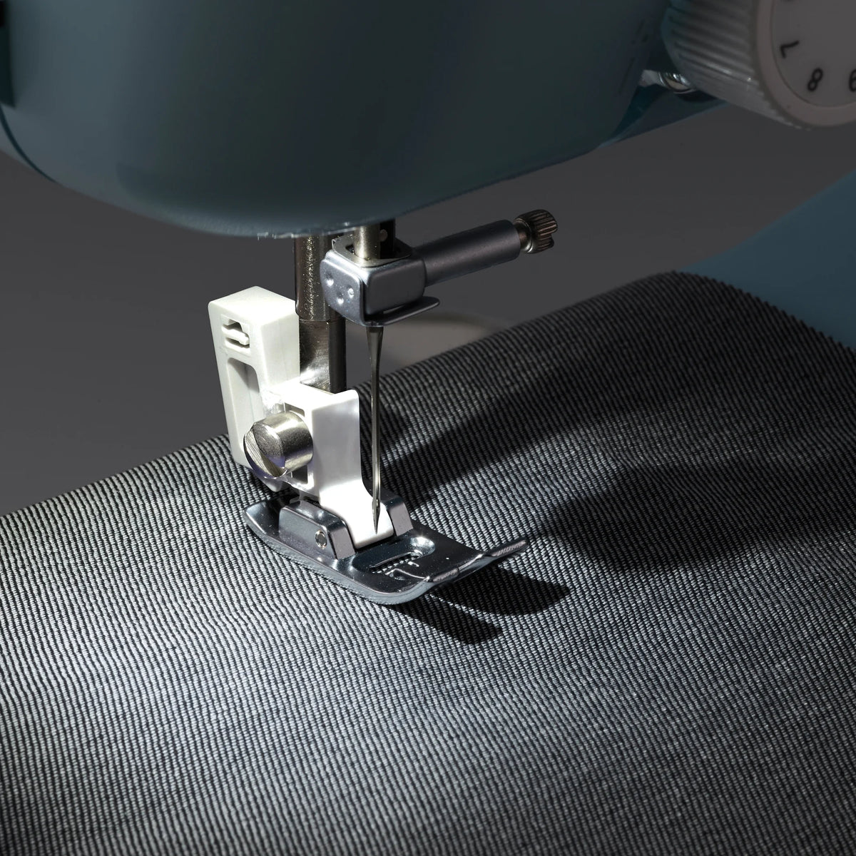 Brother LX3817- Beginner Sewing Machine, 17 Stiches