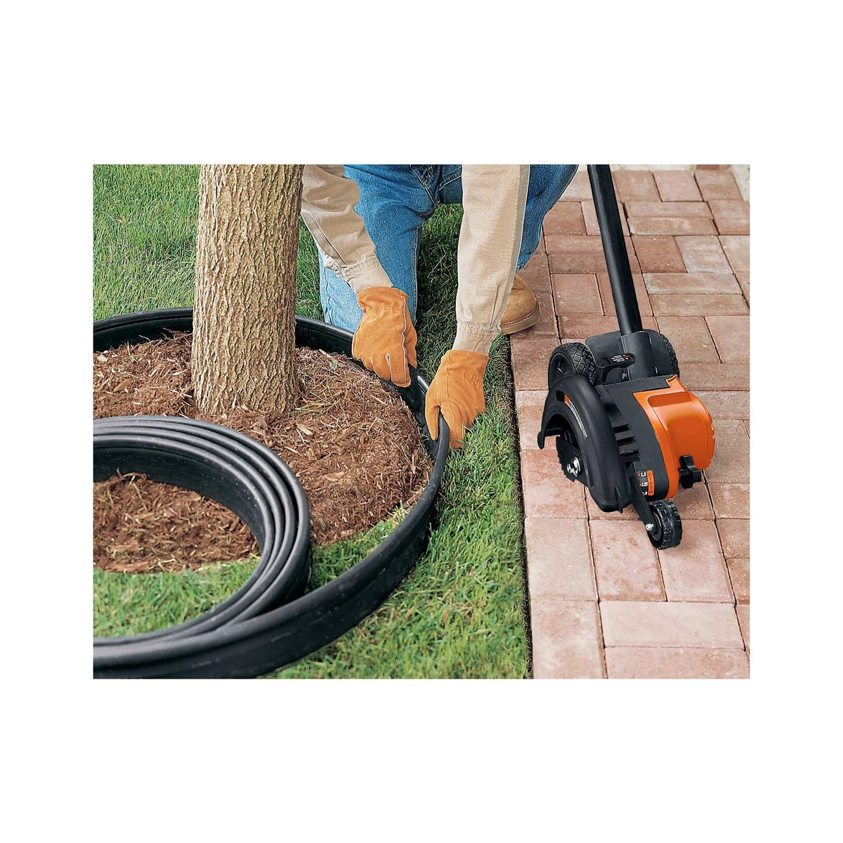 BLACK+DECKER 12 Amp 2-in-1 Landscape Edger and Trencher, (LE750)