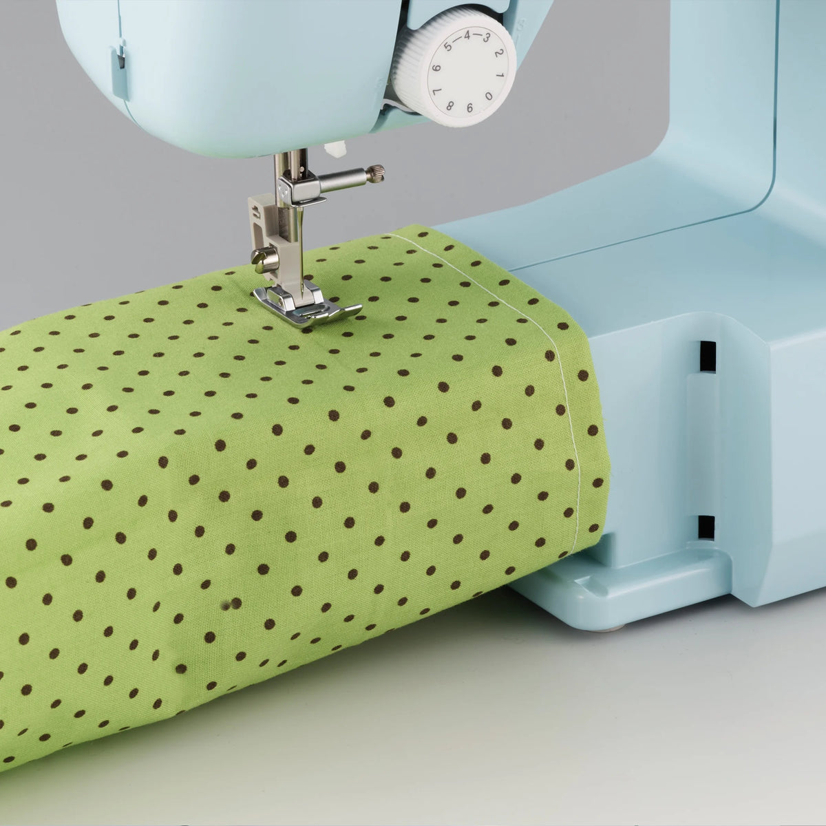 Brother LX3817- Beginner Sewing Machine, 17 Stiches