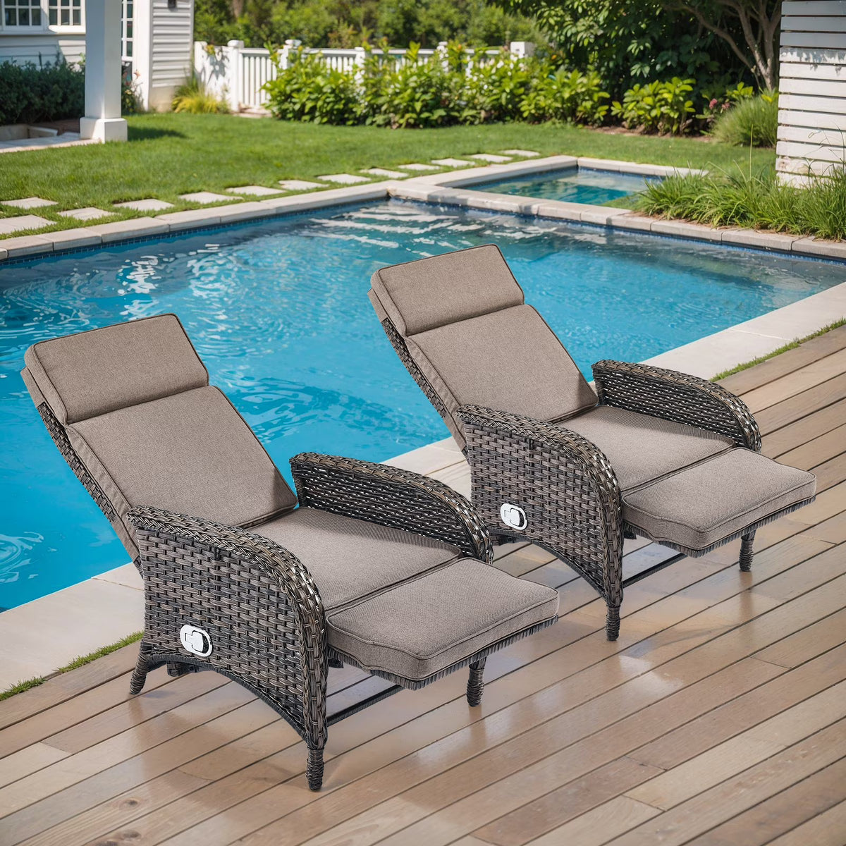 OPOHORO Outdoor Recliner Chair, Adjustable Reclining Patio Chair with Cushion, Wicker Outdoor Chaise Lounge with Adjustable Backrest and Footrest, Ideal for Pool Deck, Beige