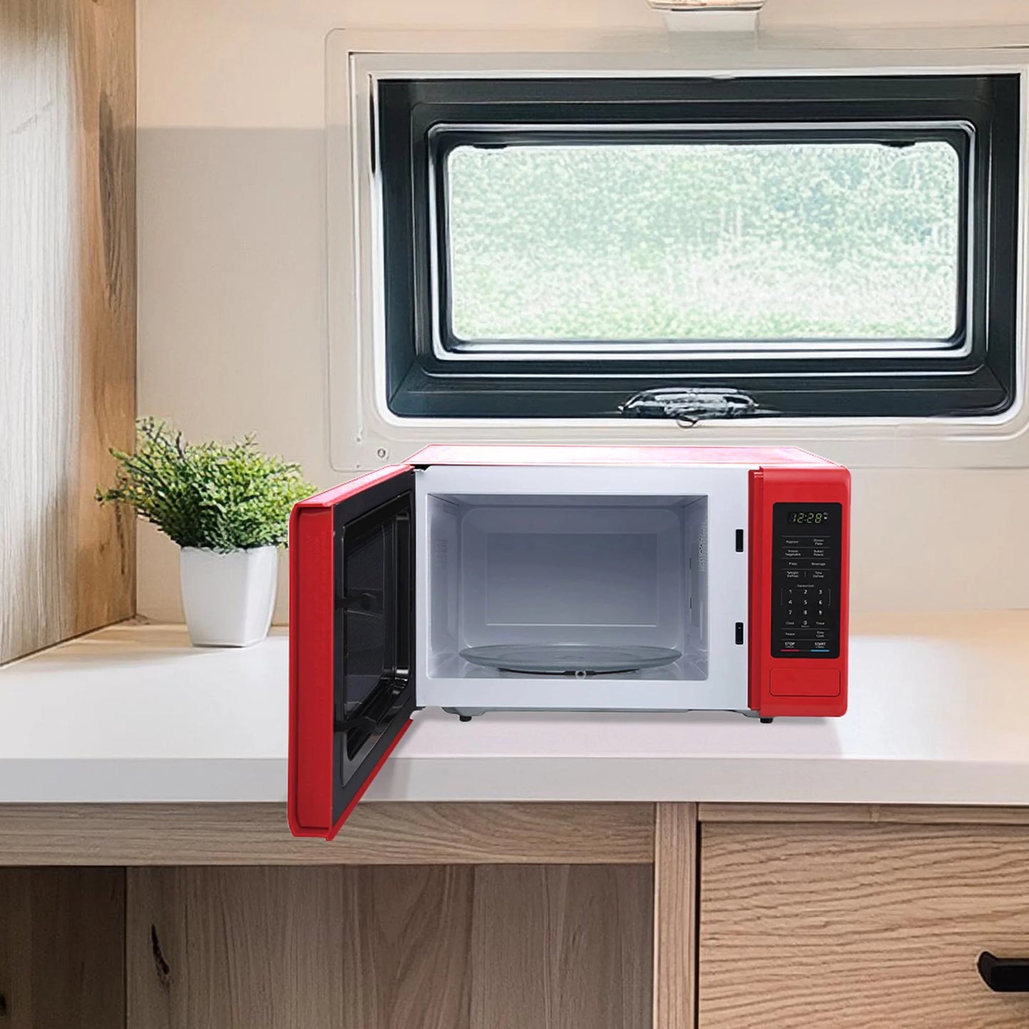 Magic Chef 0.9 cu ft Countertop Microwave Ovens in New Model
