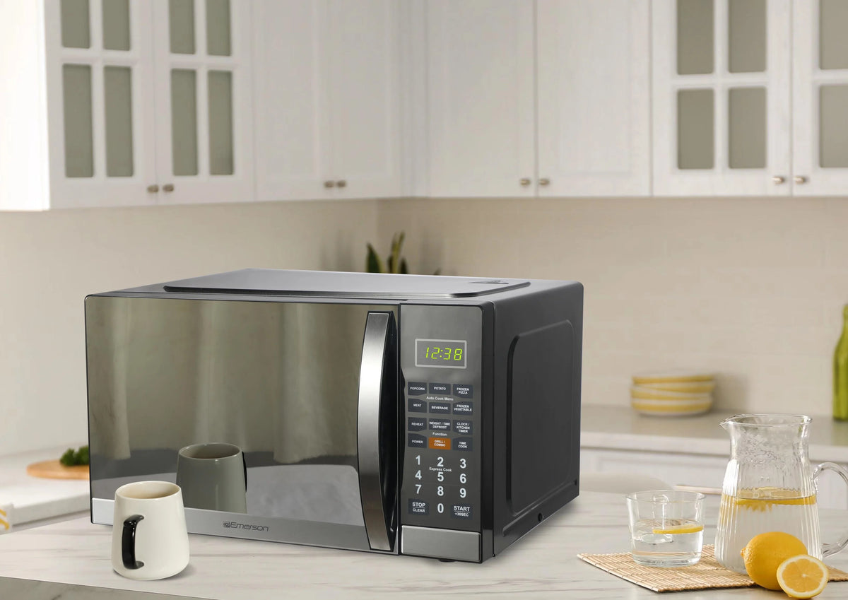 Emerson 1.1 Cu Ft, 1100W Mirror Finish Countertop Microwave Oven with Grill, MWG1191SB