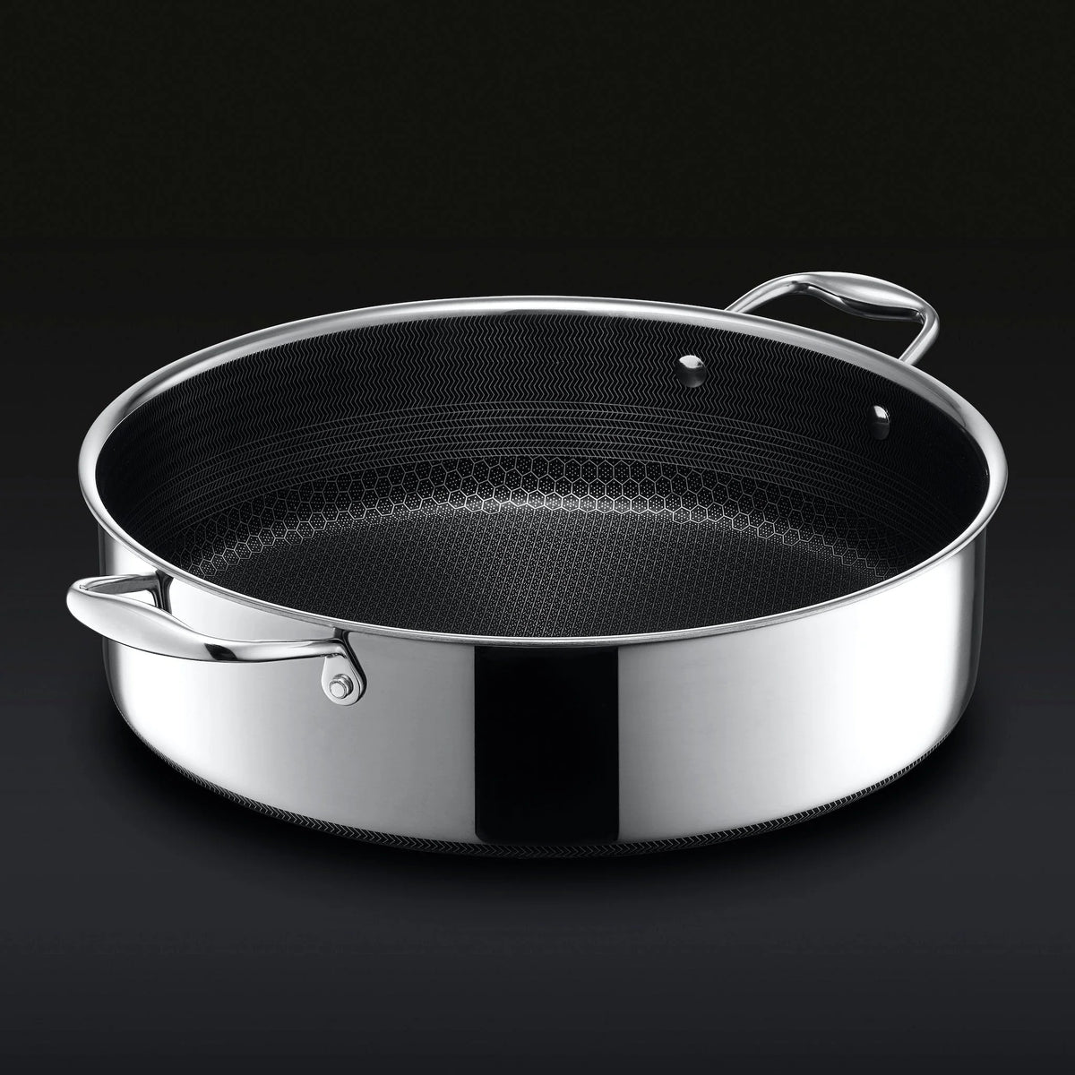 Hybrid Deep Saut�� Pan/Chicken Fryer with Lid, 7-Qt
