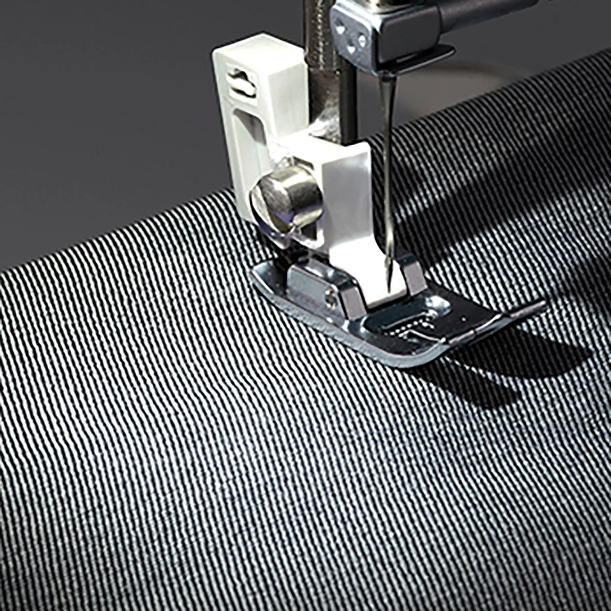 Brother LX3817- Beginner Sewing Machine, 17 Stiches
