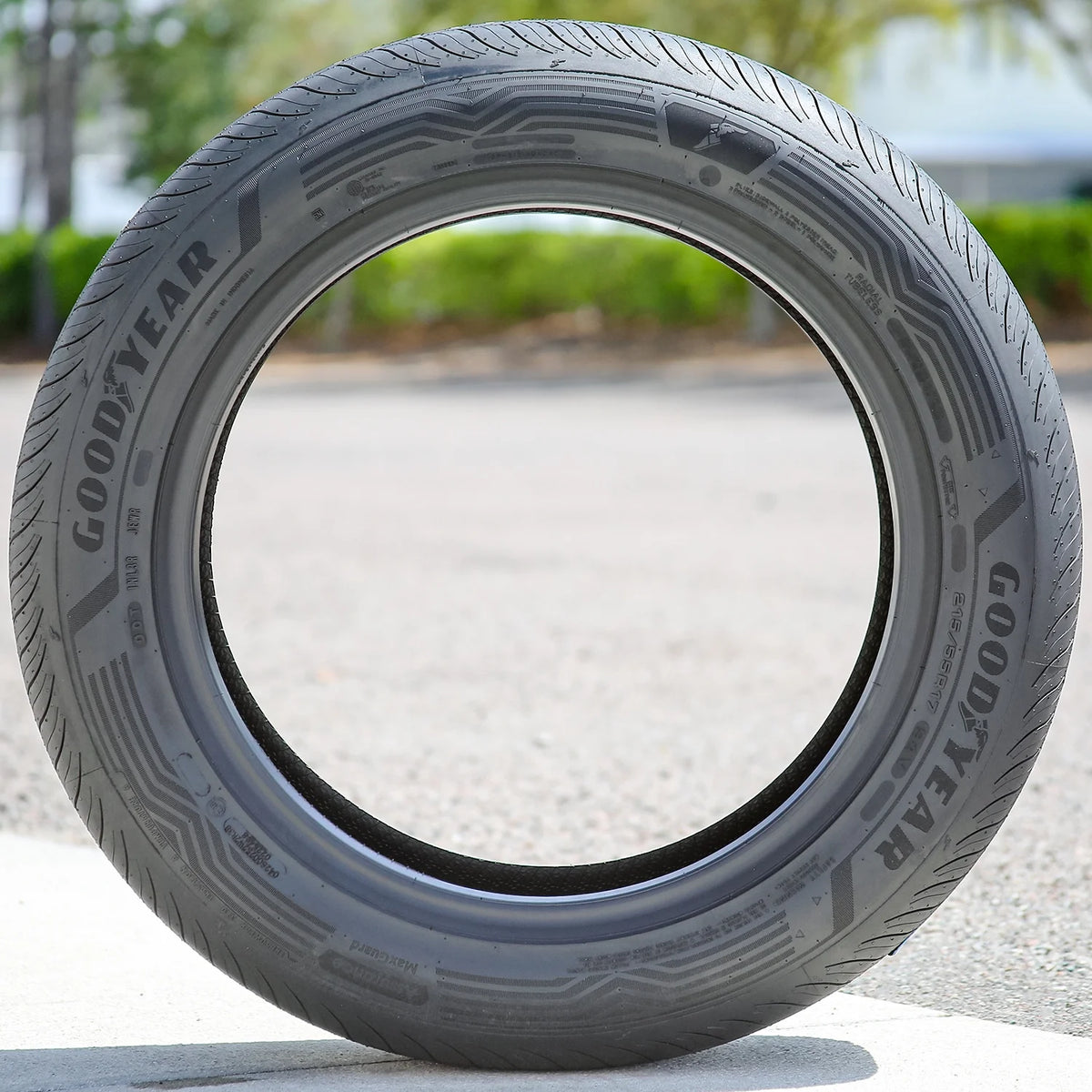 Goodyear Assurance MaxGuard 215/55R17 94V Performance a/s All Season Tire