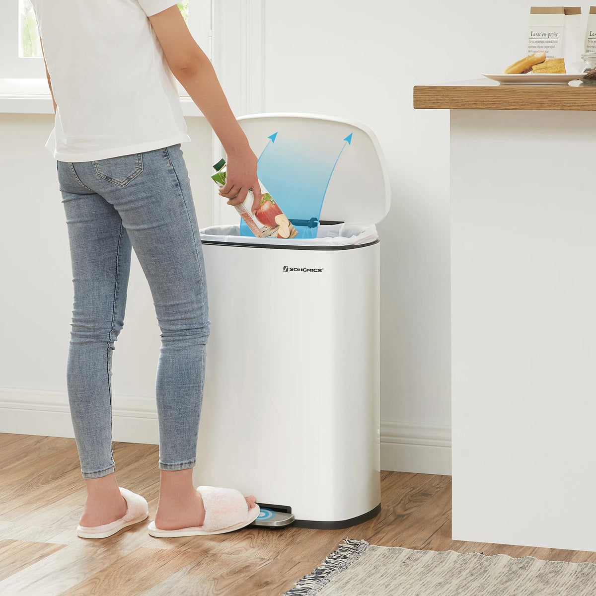 13 Gallon Stainless Steel Kitchen Trash Can, Garbage Can, Soft Close, White