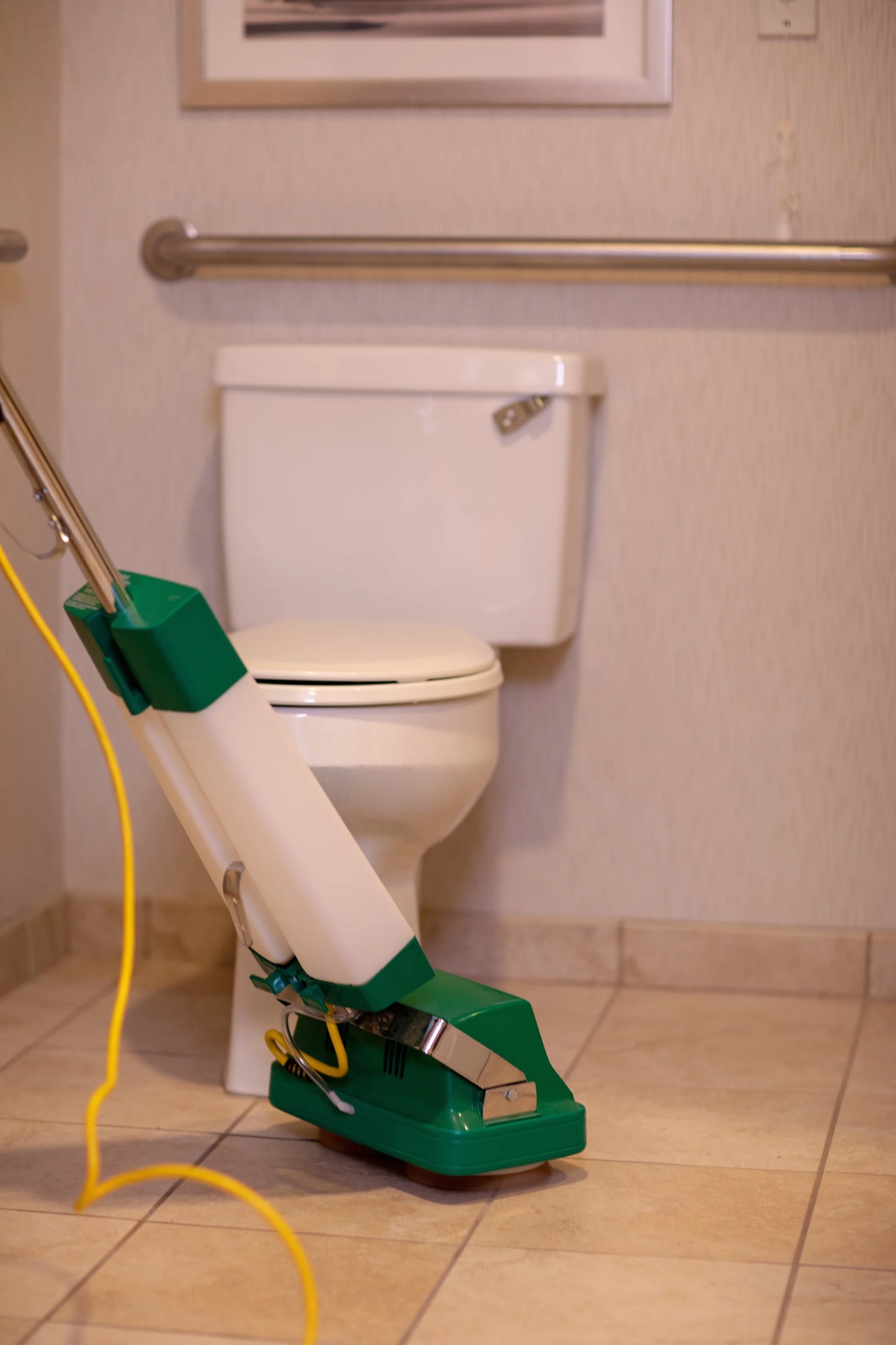 Bissell Floor Scrubber & Polisher, Dual Brushes, Comes Complete w/ A Set Of Brushes & Pads