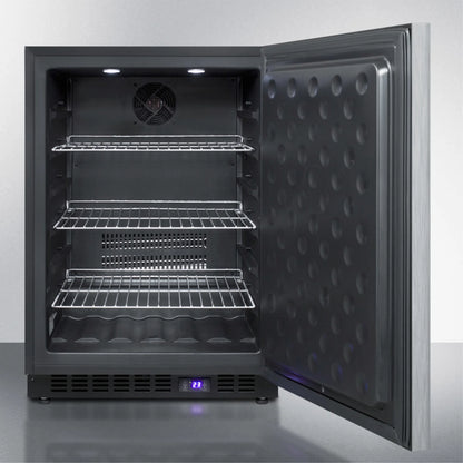 Frost-free outdoor all-freezer in complete stainless steel, w/digital thermostat, LED lighting, horizontal handle, and lock; built-in or freestanding