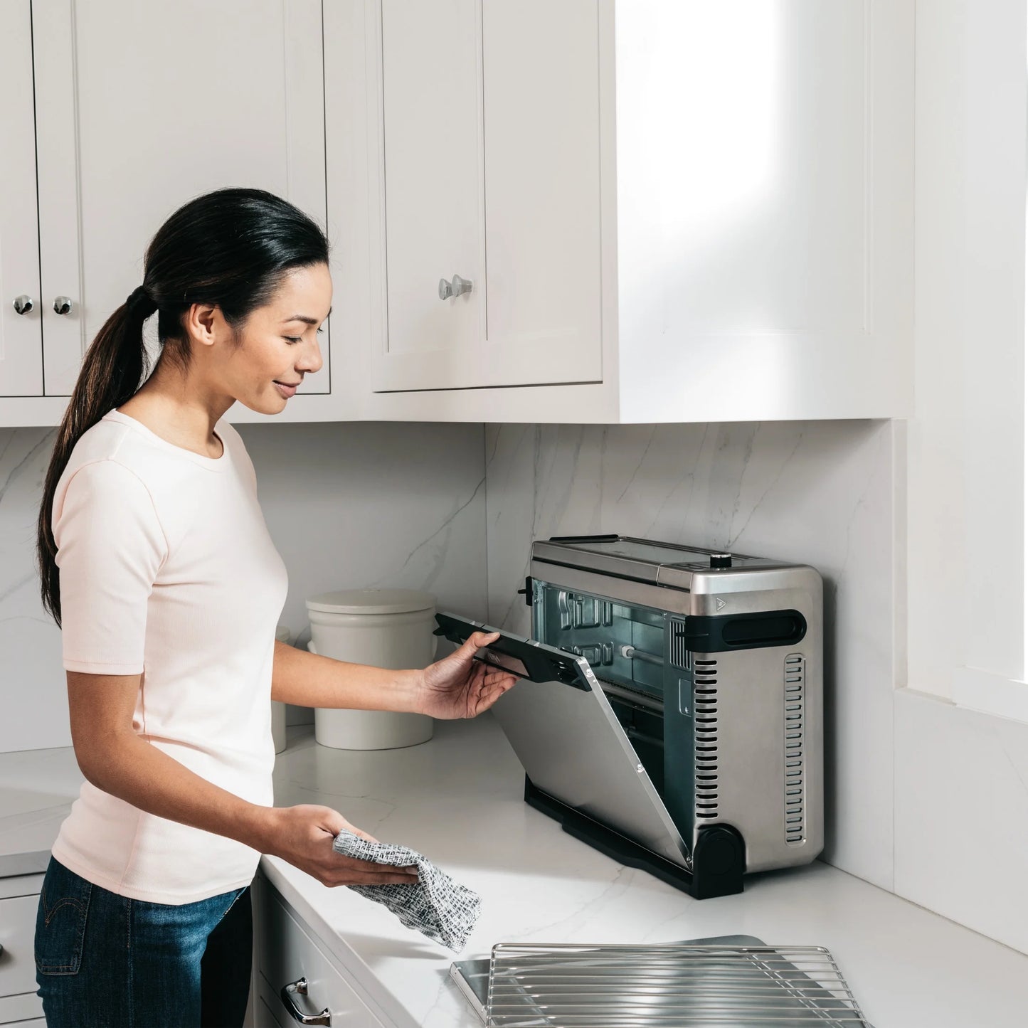 Ninja?? SP101 Foodia?�� 8-in-1 Digital Air Fry Oven, Flip-Away for Storage, Dehydrate, Keep Warm