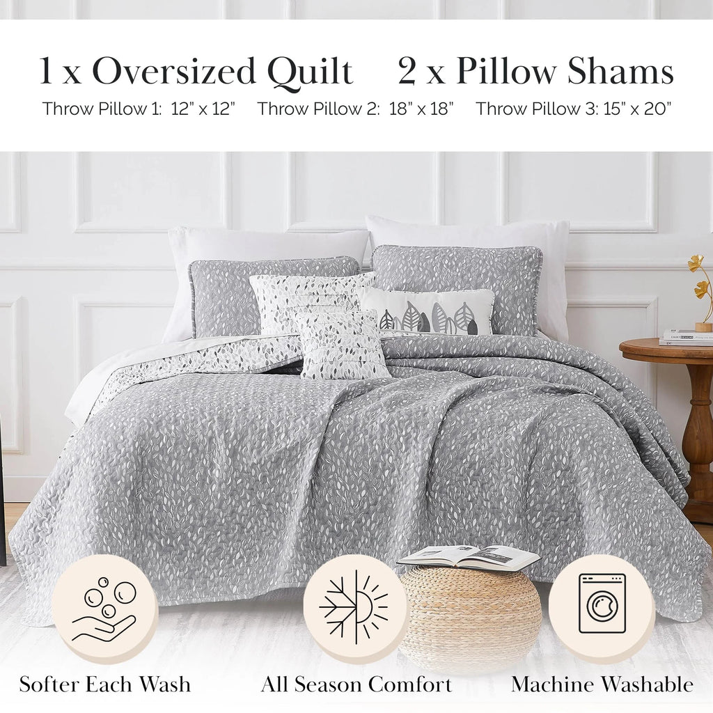 Southshore Fine LinensOversized 5-Piece Twin / Twin XL Quilt Bedding Set with two matching shams and three decorative throw pillows, oversized Paisley farmhouse bedspread Pure Melody Aqua