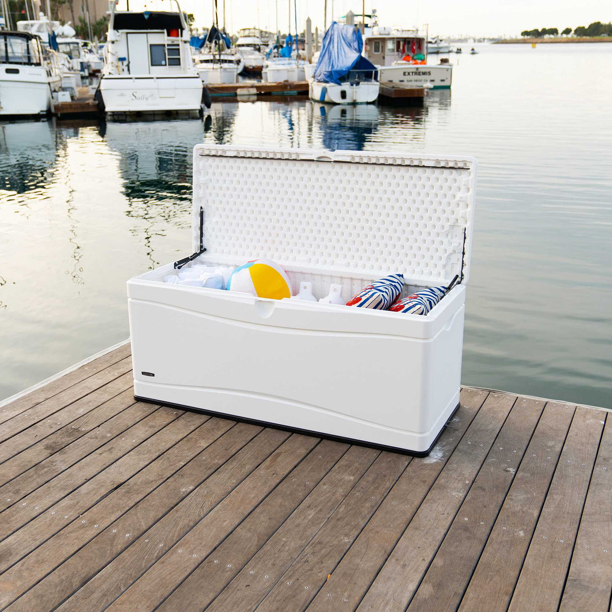 Lifetime Marine Dock Box (130 Gallon), 60348