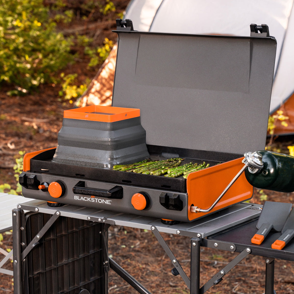 Blackstone Adventure Ready 20��x14�� 2-Burner Propane Camping Griddle with Latching Hood and Handle
