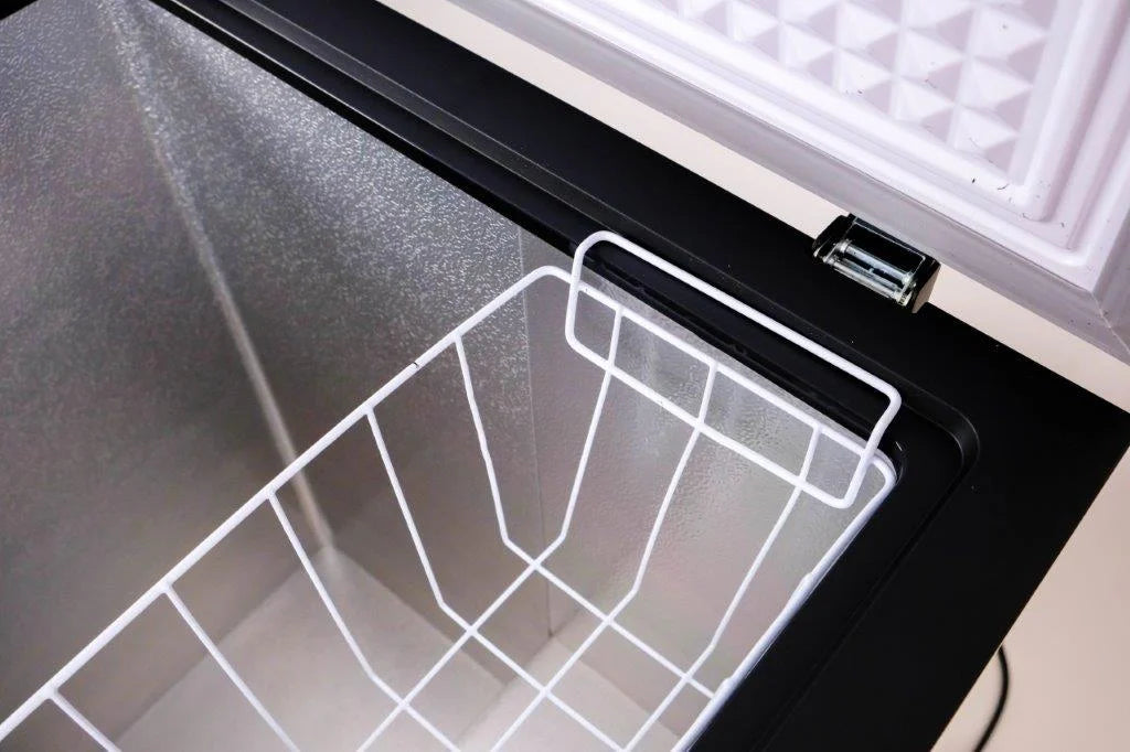 Frigidaire, 5.0 Cu. ft. Chest Freezer, Black Granite Design