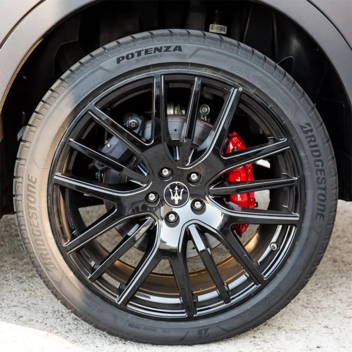 Bridgestone Potenza S008 245/45R18 100Y Tire