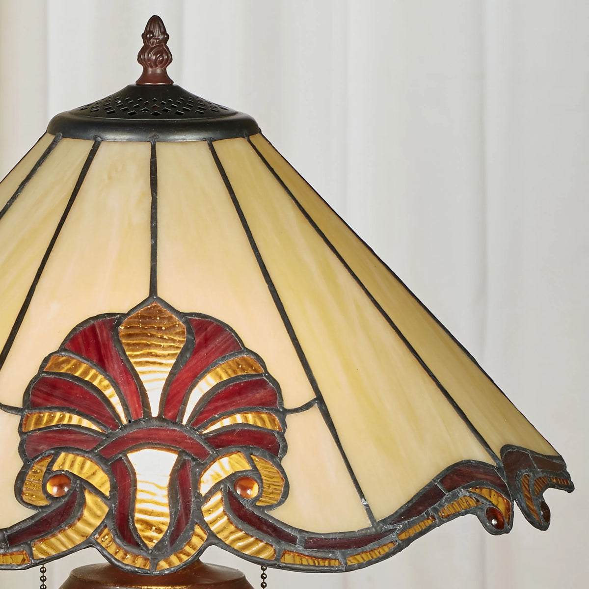 Blythe Hand-Cut Stained Glass Table Lamp Ruby