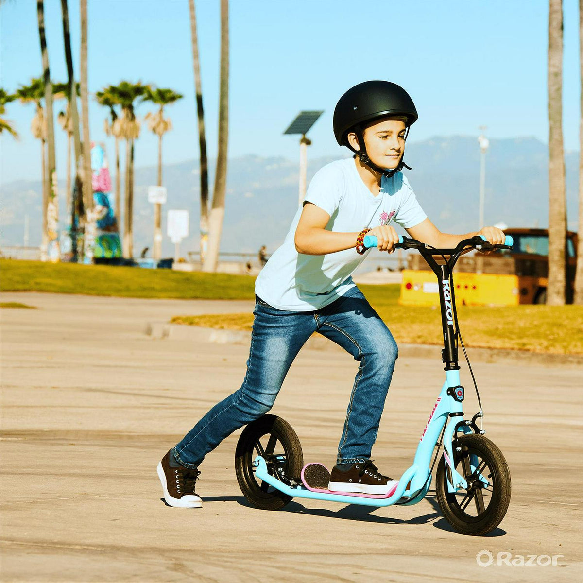 Razor Flashback Kick Scooter – Blue. BMX Style. 12″ Mag Wheels Air-filled Tires. for Kids and Teens