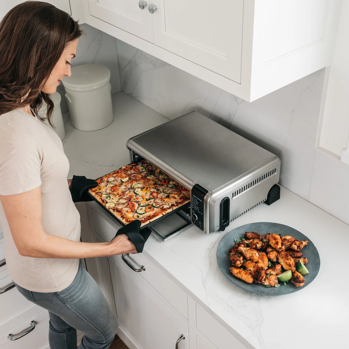 Ninja?? SP101 Foodia?�� 8-in-1 Digital Air Fry Oven, Flip-Away for Storage, Dehydrate, Keep Warm
