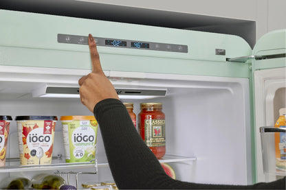 Unique Appliances Ugp-510L Ac Classic Retro 30" Wide 17.7 Cu. Ft. Energy Star Certified