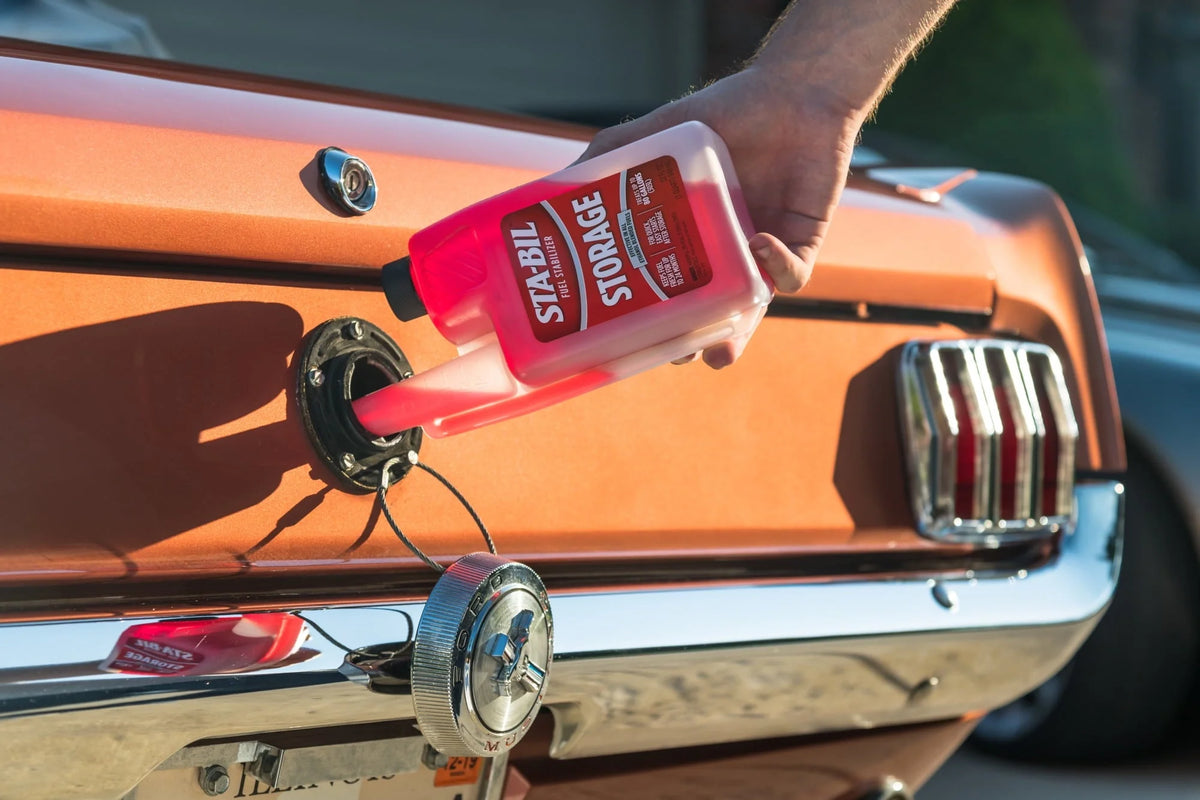 STA-BIL Storage Fuel Stabilizer - Keeps Fuel Fresh for 24 Months - Prevents Corrosion - Gasoline Treatment that Protects Fuel System - Fuel Saver - Treats 80 Gallons - 32 Fl. Oz.