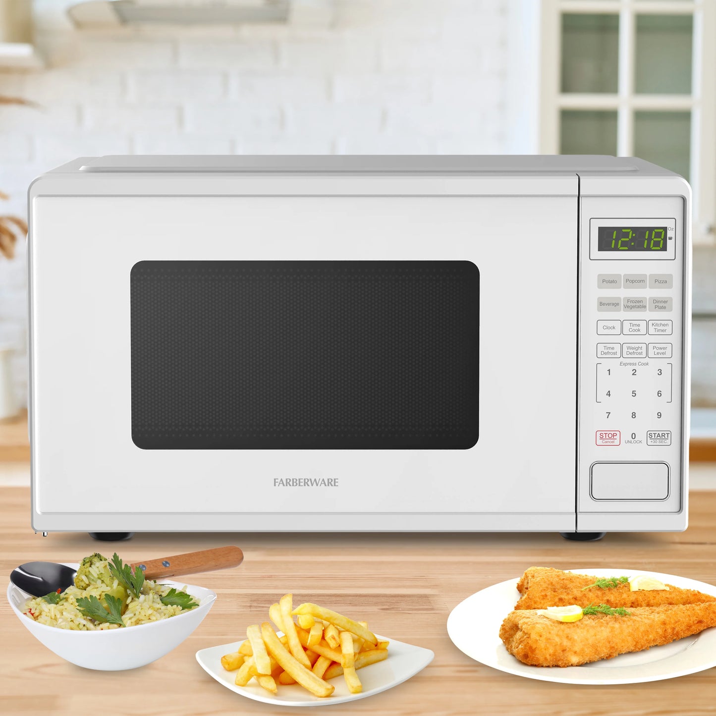 Farberware FMGZ09BKA 0.9 Cu. Ft. Microwave Oven, 900W, Digital Control, LED Display, 6 Cooking Presets, Black