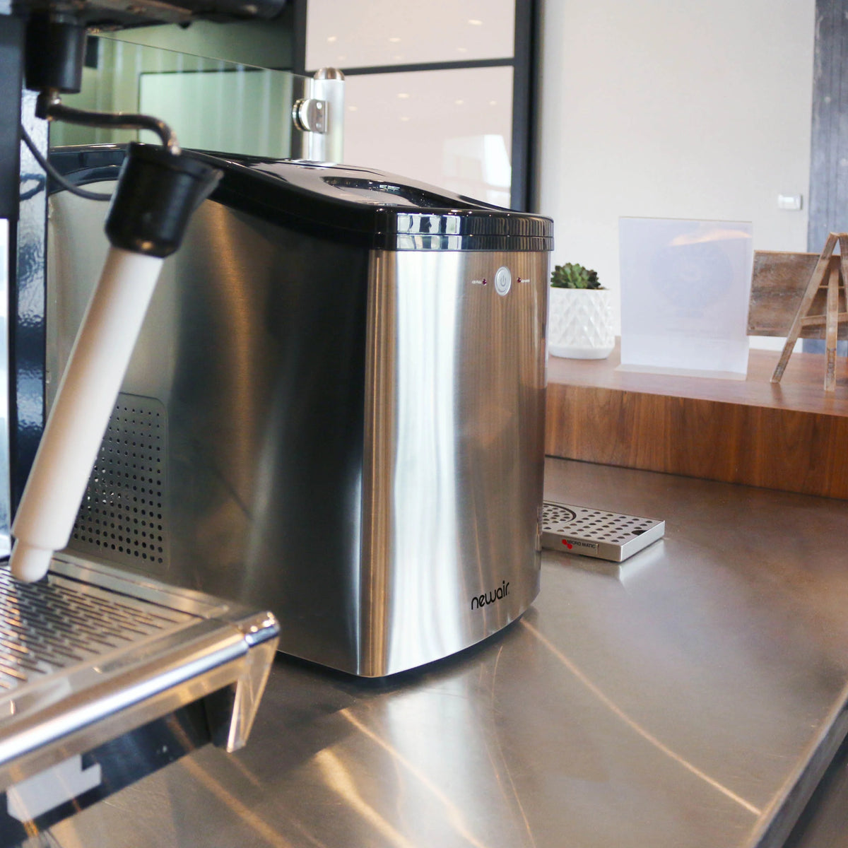 Newair 45lb. Nugget Countertop Ice Maker, Self-Cleaning, Silver