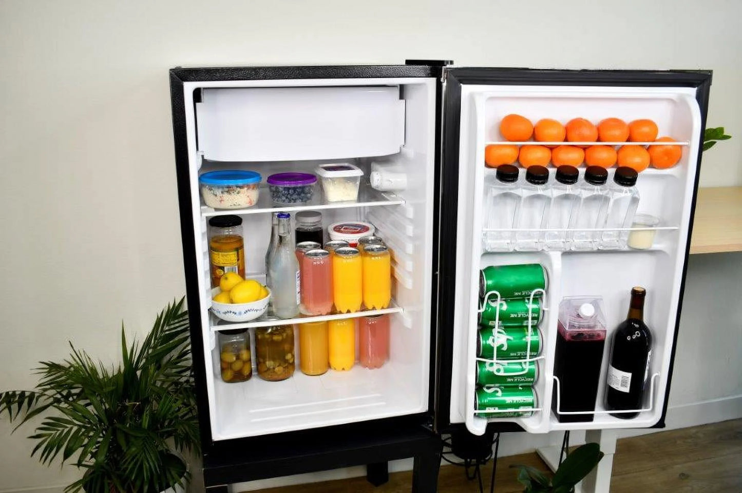 Frigidaire, 4.5 Cu. Ft. Compact Fridge with Chrome Trim - EFR492, Platinum