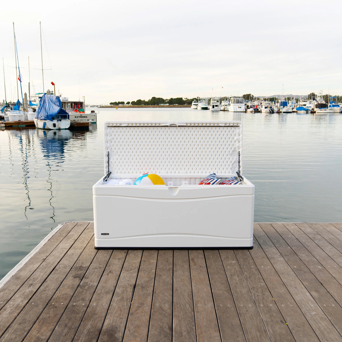 Lifetime Marine Dock Box (130 Gallon), 60348