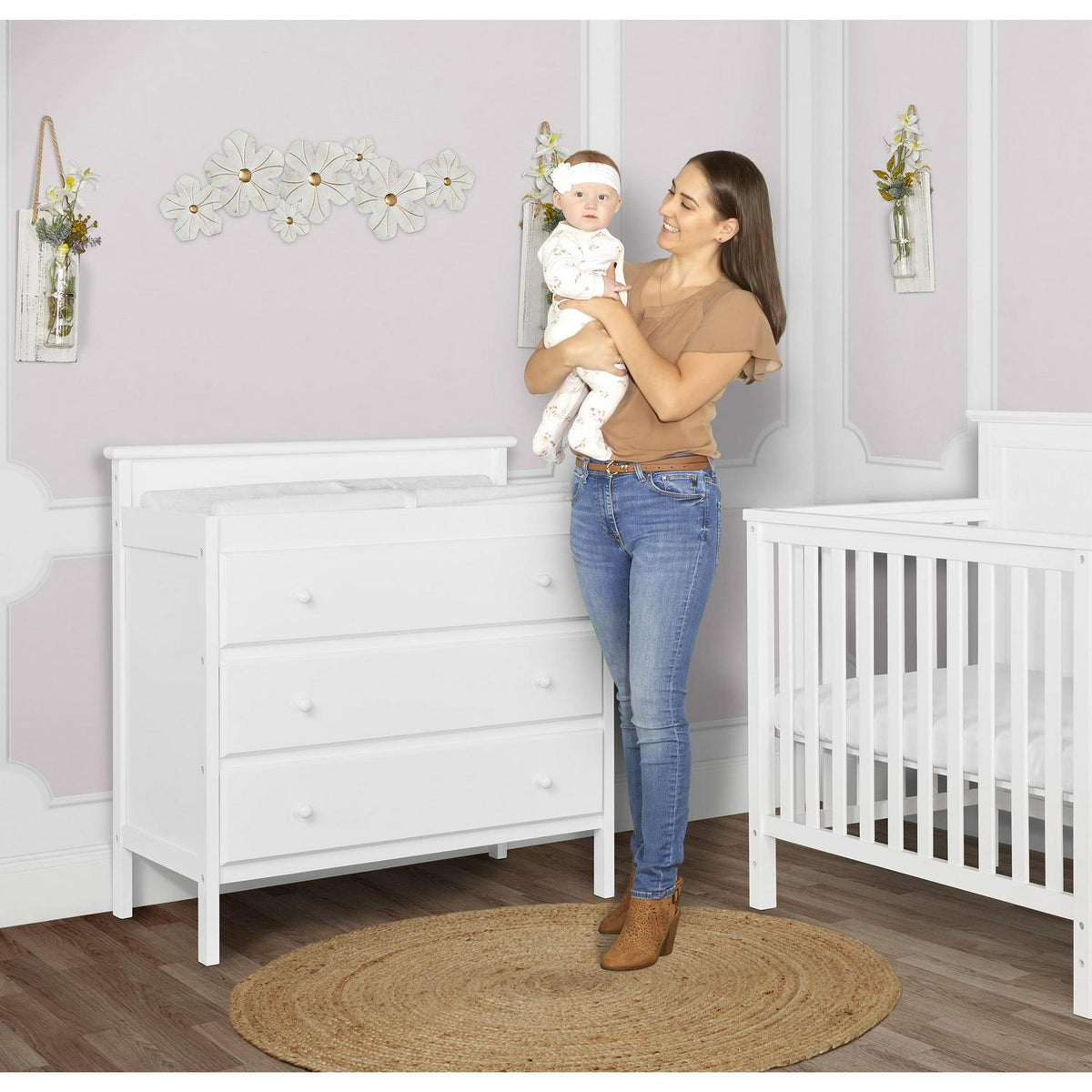 Dream On Me Mason Modern Changing Table With Free Changing Pad In White
