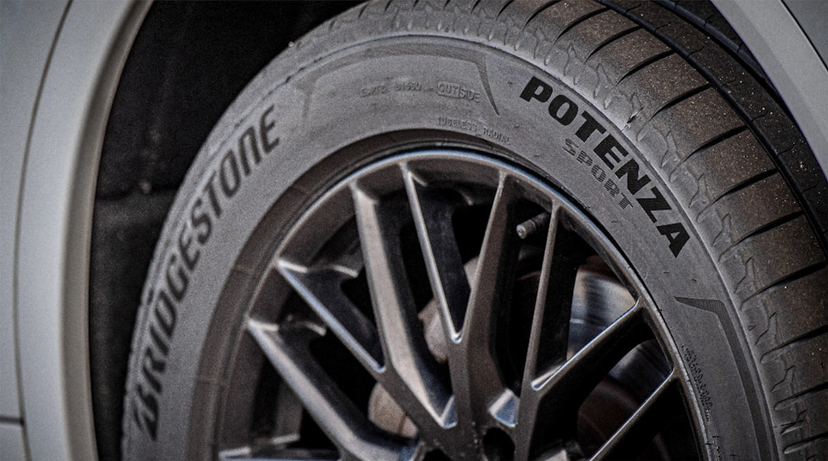 Bridgestone Potenza S008 245/45R18 100Y Tire
