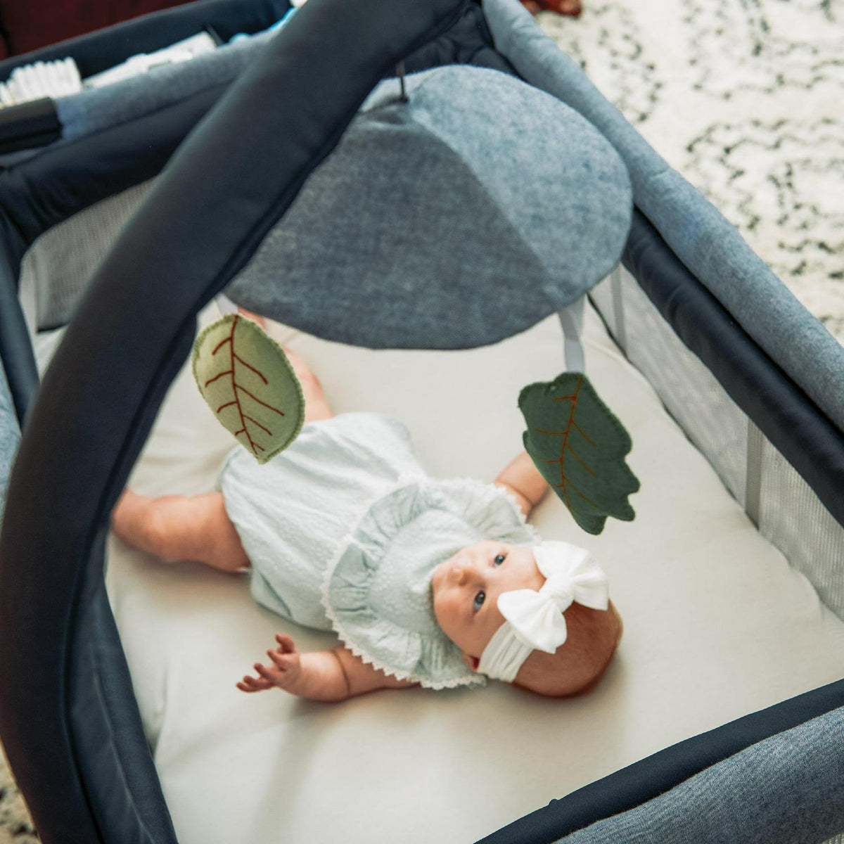 Chicco Lullaby Primo All-in-One Playard with Toy Bar and Deluxe Parent Organizer - Lakeshore (Navy)