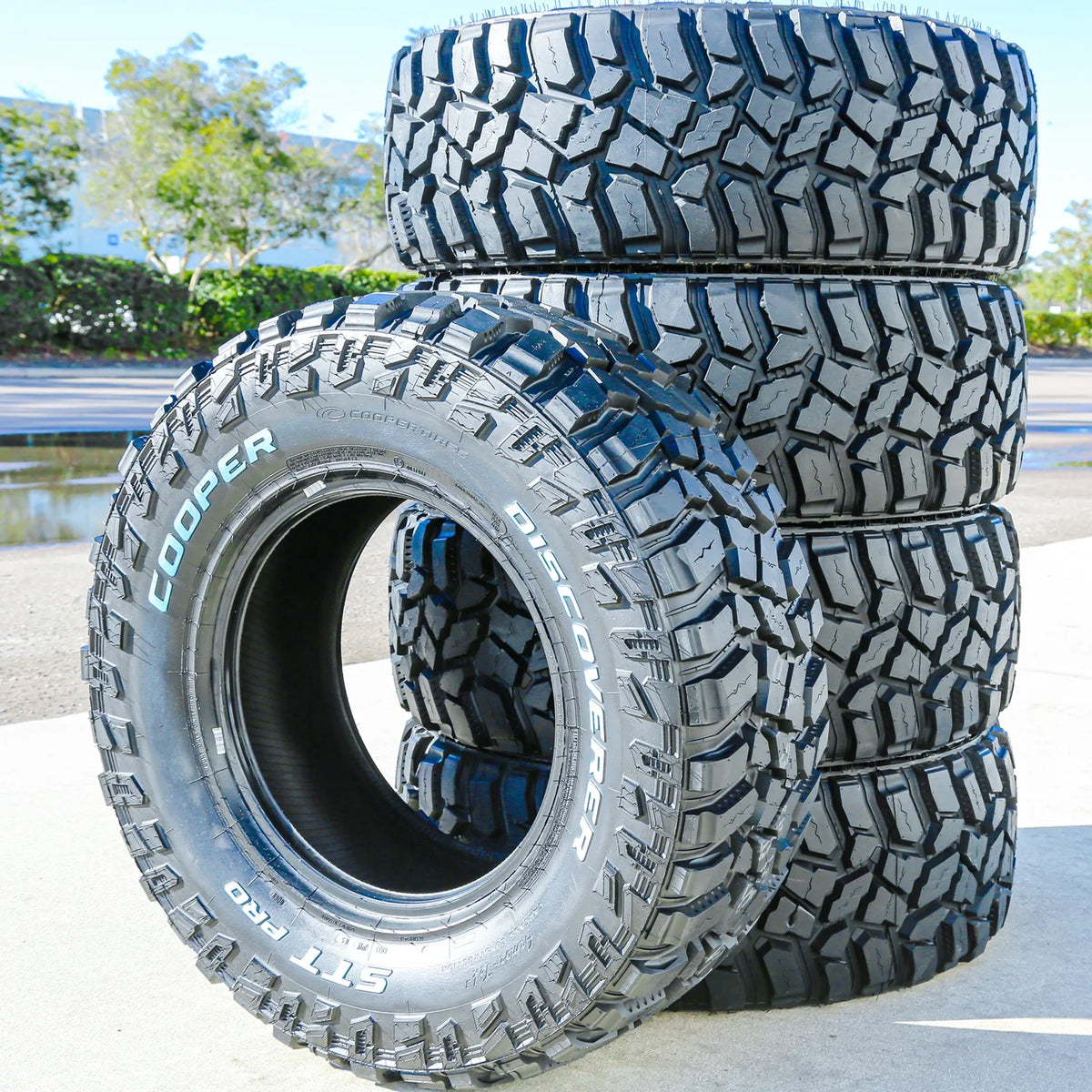 Set of 4 Cooper Discoverer STT Pro 265/75R16 123/120Q E 10 Ply m/t mud Light Truck Tires
