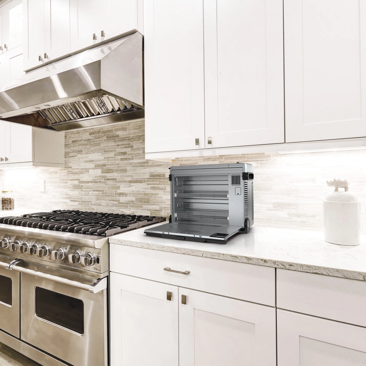 Ninja?? SP101 Foodia?�� 8-in-1 Digital Air Fry Oven, Flip-Away for Storage, Dehydrate, Keep Warm