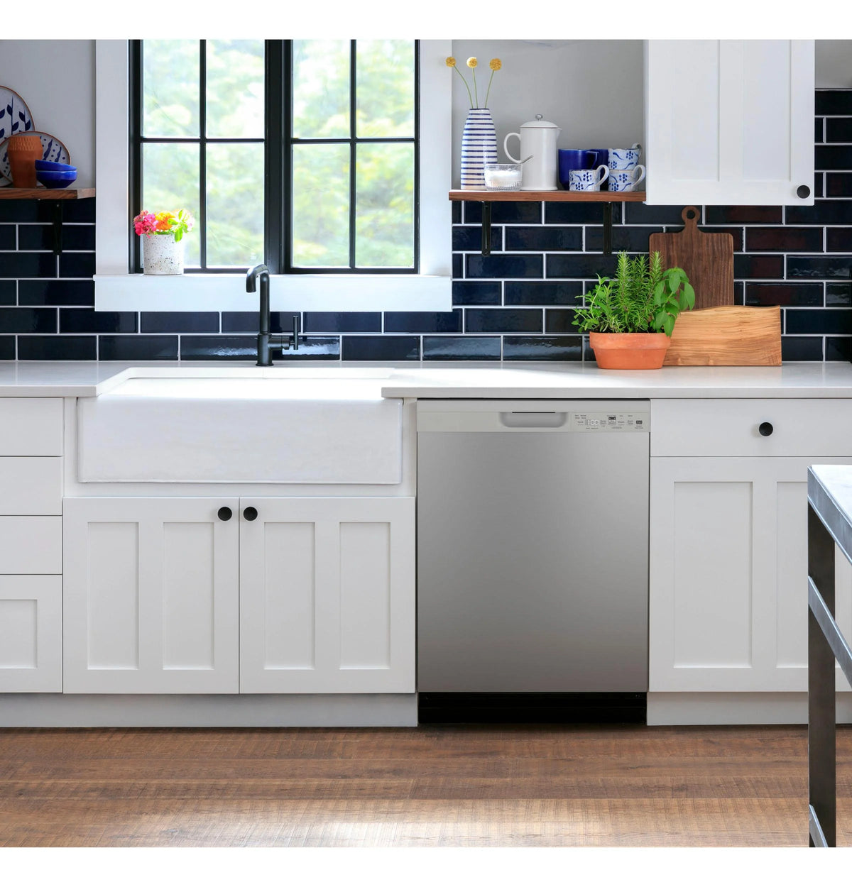 GE APPLIANCES GDF550PSRSS built in dishwasher