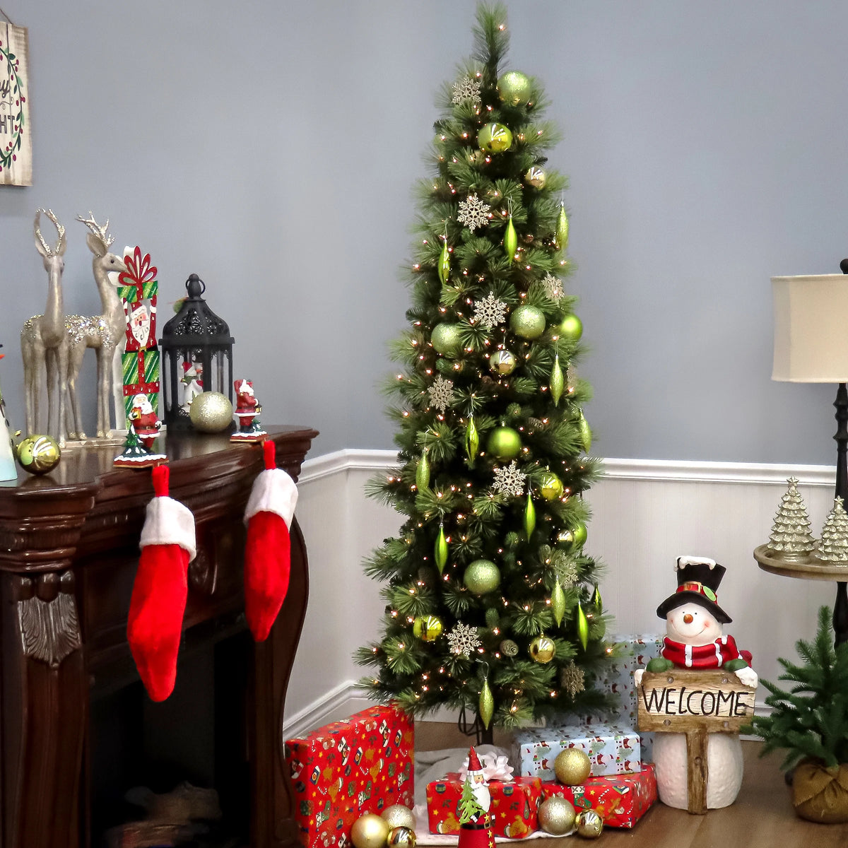 9 ft Pre-Lit Carolina Pine Slim Artificial Christmas Tree with 800 Clear Lights, Slim Profile
