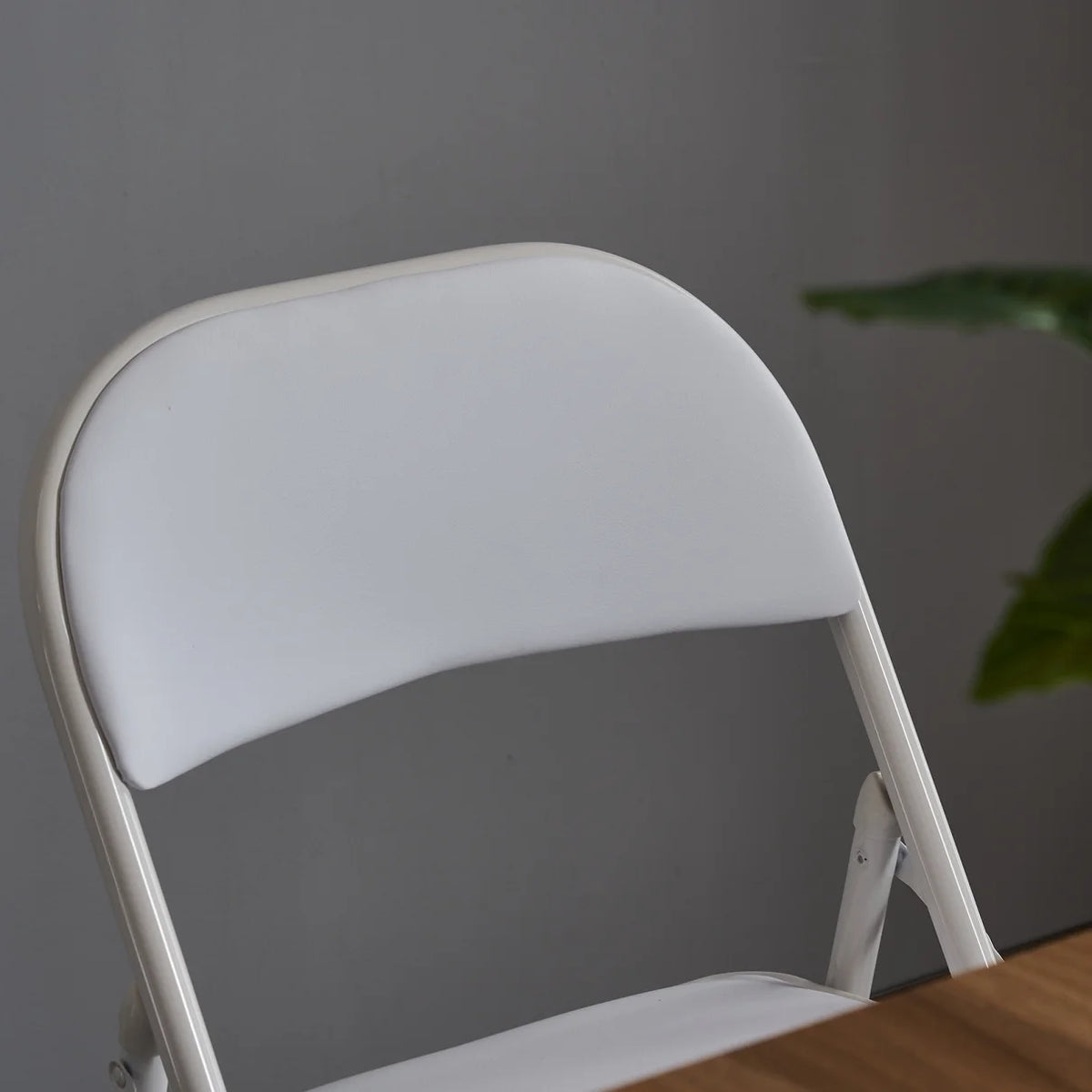 4 Pack Folding Chairs, Cushioned Padded Seat, Wedding Chairs with Metal Frame for Home, Office, Party Use, Light  Brown