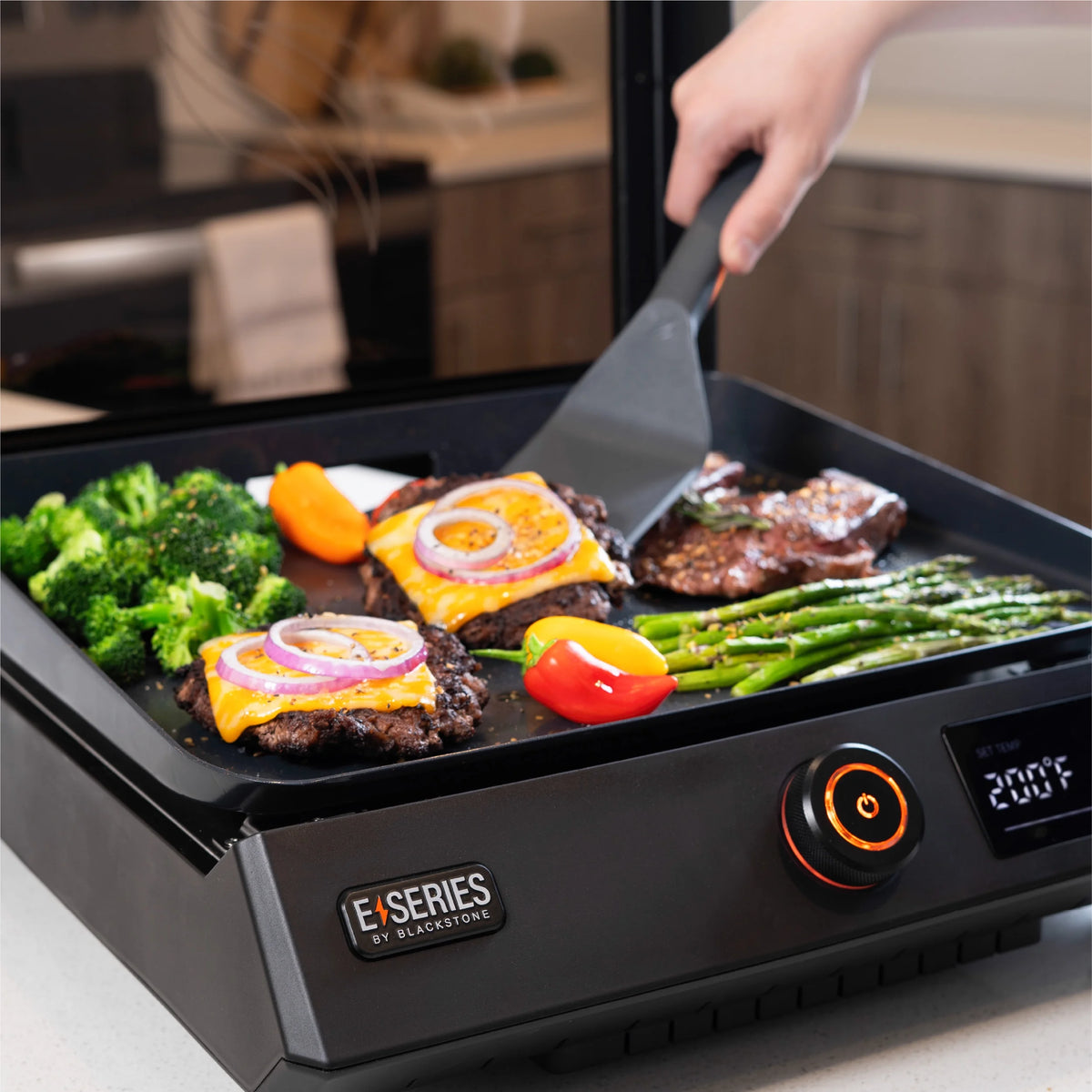 Blackstone E-Series 17" Electric Tabletop Griddle with Hood, Black