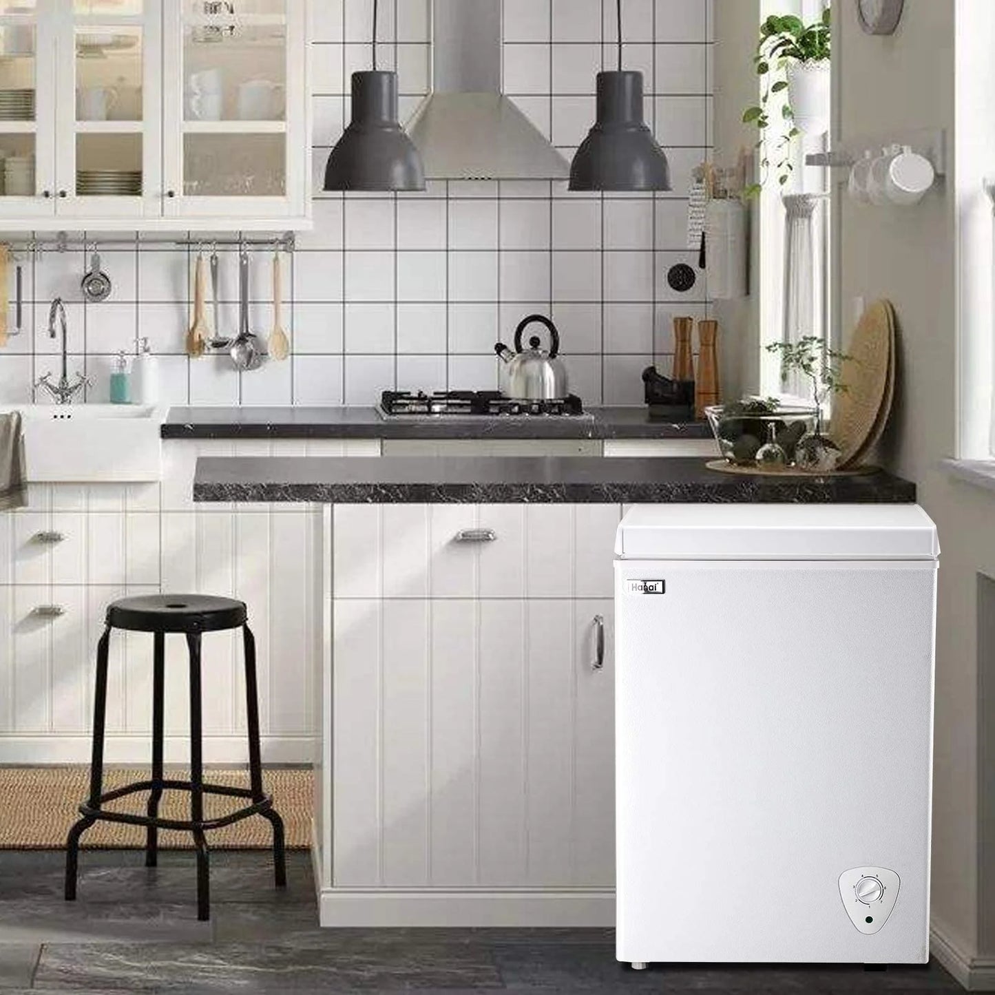3.5 Cubic Chest Freezer, Compact Deep Freezer with Top Open Door and Removable Storage Basket, 7 Gears Temperature Control, Energy Saving, for Office Dorm or Apartment