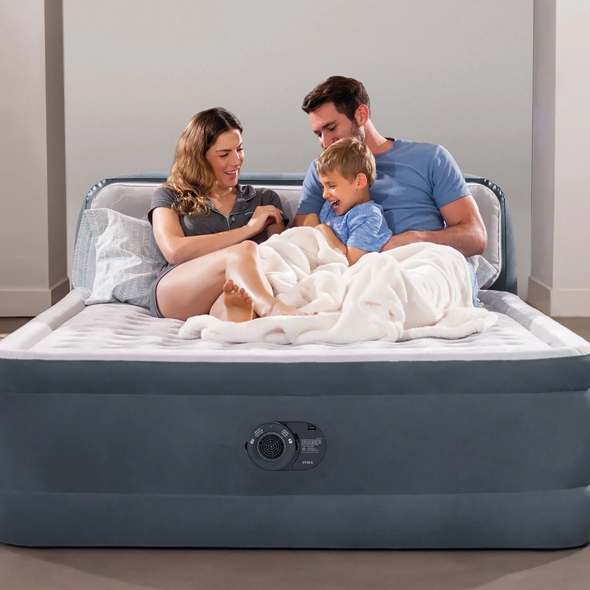 Intex: Dura-Beam Deluxe: Ultra Plush Headboard Airbed - Queen - Gray, 18" Inflatable Mattress, Built-In Pump, Fiber-Tech, Carry Bag, 600lb Cap 64447ED