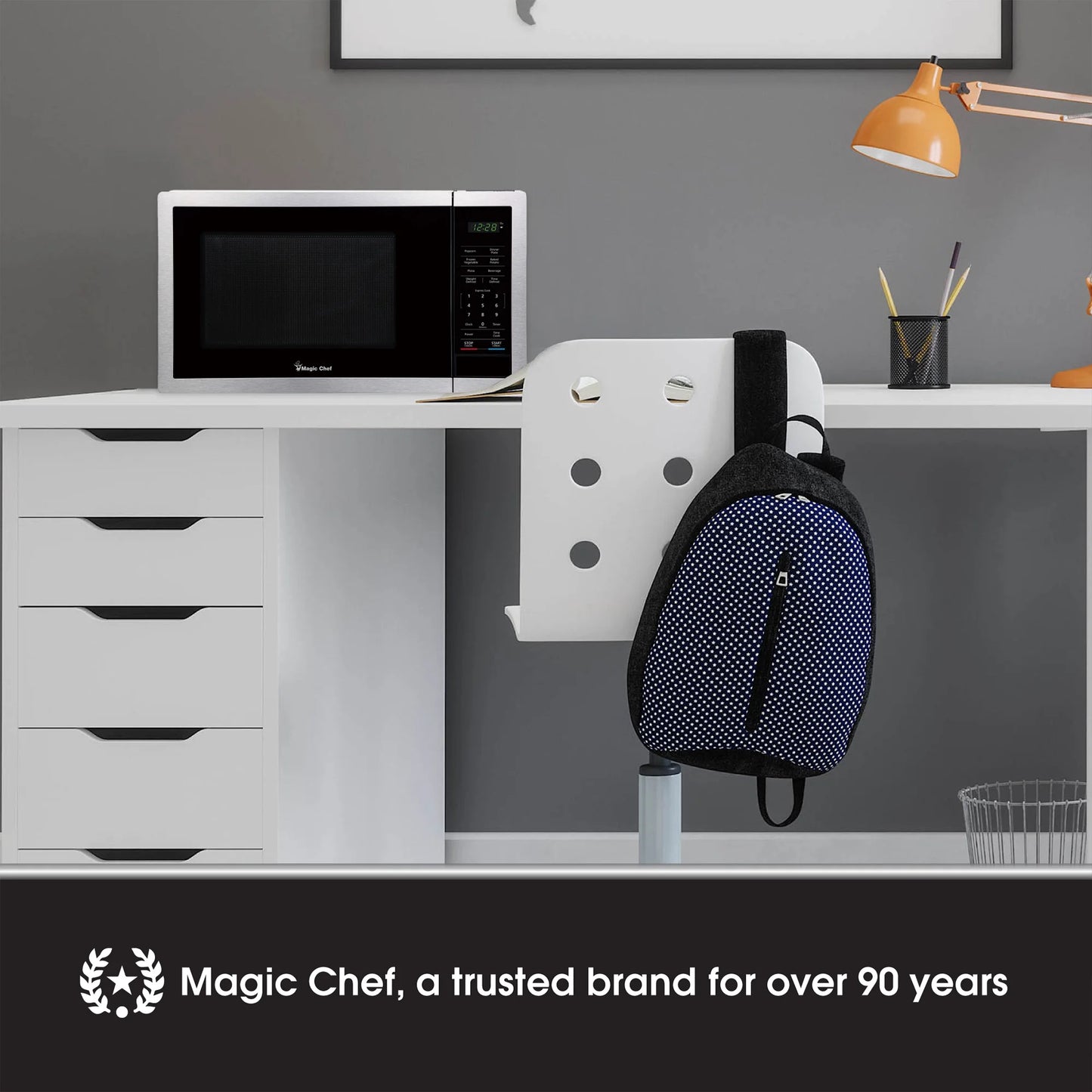 Magic Chef 0.9 cu ft Countertop Microwave Ovens in New Model