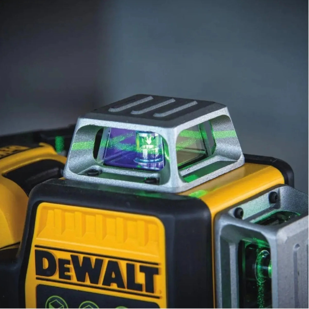 DeWalt 12V MAX Cordless Green Line Laser 3 x 360 Professional Laser Level