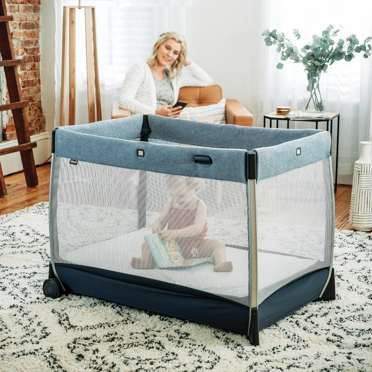 Chicco Lullaby Primo All-in-One Playard with Toy Bar and Deluxe Parent Organizer - Lakeshore (Navy)