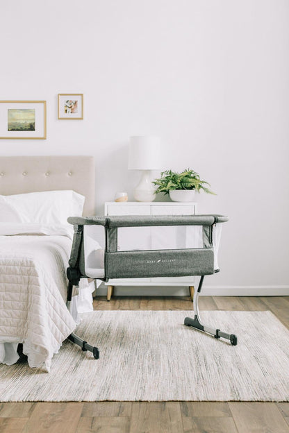 Baby Delight Beside Me Dreamer Bassinet &amp; Bedside Sleeper. Charcoal Tweed. Ages 0-5 Months (Unisex)